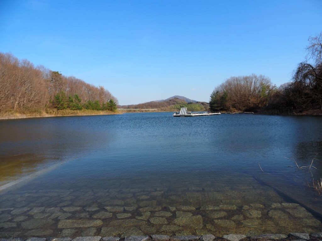 三春アウトドアビレッジに広がるさくら湖