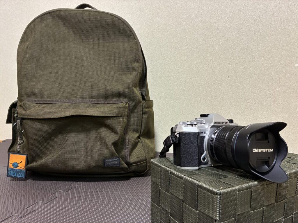 普段使いのバックパックとOM-5