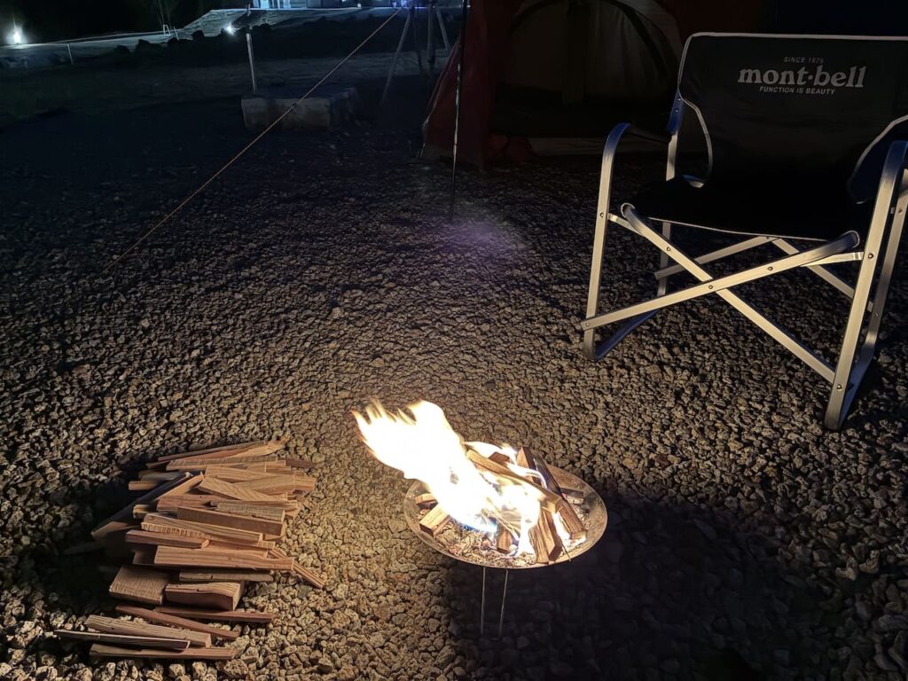 三春アウトドアビレッジでのひとり焚き火の様子